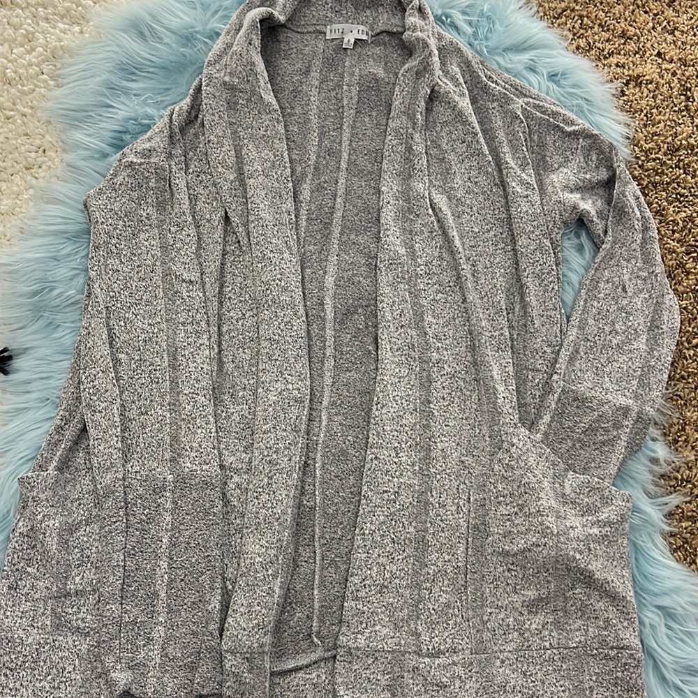 EUC! Lightweight Buckle Grey Open Front Cardigan! Size small